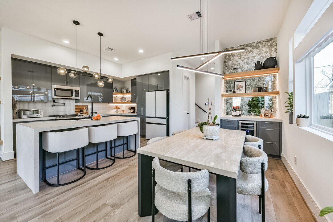 4211 Nichols St in Houston, TX - Building Photo