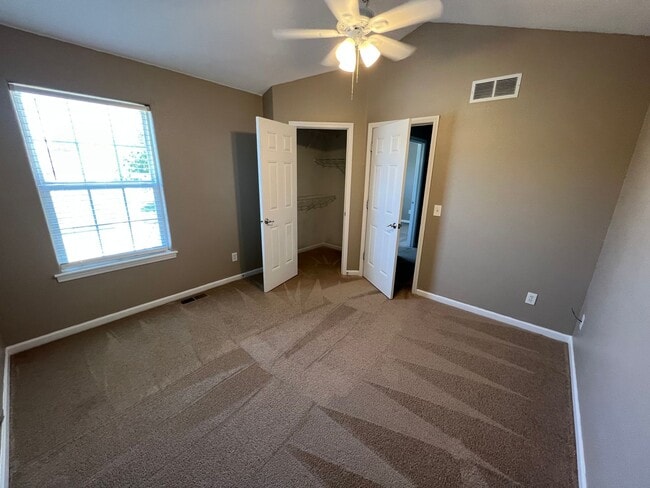 5107 Veronica Dr in Lawrence, KS - Building Photo - Building Photo