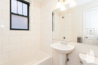 428 W Surf St in Chicago, IL - Building Photo - Building Photo