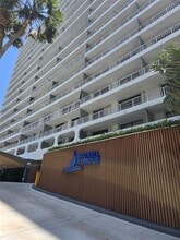 200 SE 15th Rd in Miami, FL - Building Photo - Building Photo