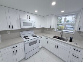 9365 Fontainebleau Blvd, Unit E-218 in Miami, FL - Building Photo