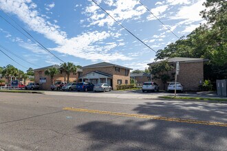 5985 Windsor Forest Dr in Jacksonville, FL - Building Photo - Building Photo