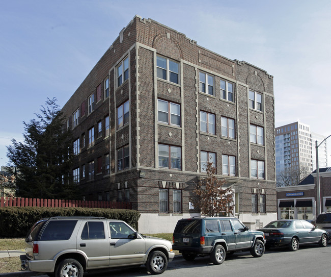 1622 E Irving Pl in Milwaukee, WI - Foto de edificio - Building Photo