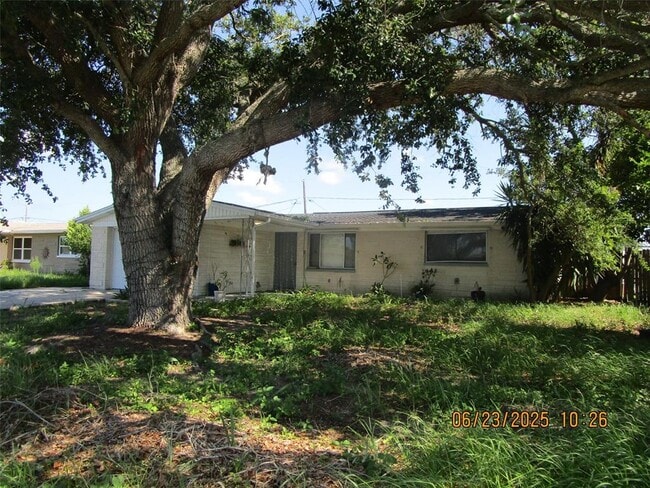 3911 Redwood Dr in Holiday, FL - Building Photo - Building Photo