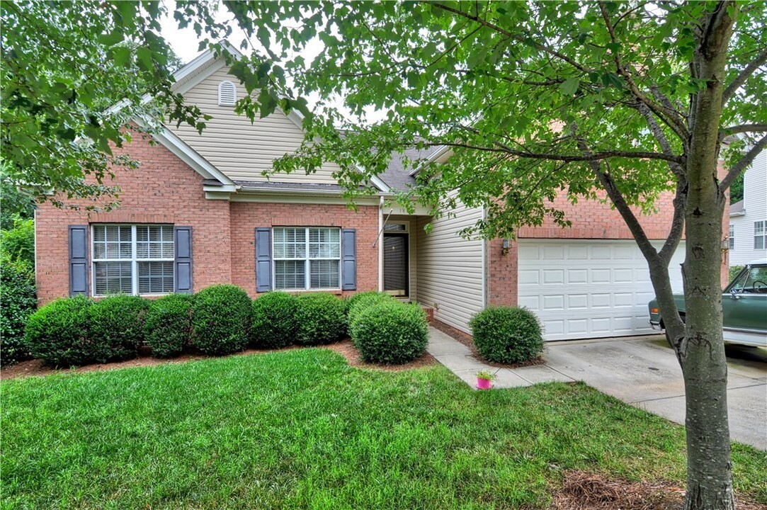 18418 Torrence Chapel Estates Cir in Cornelius, NC - Building Photo
