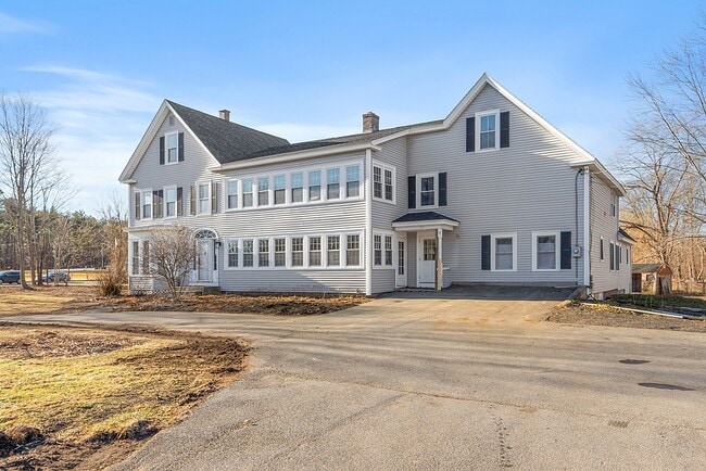 12 Hollis St in Pepperell, MA - Building Photo - Building Photo