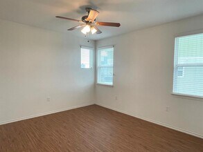 805 Hallie Cove in Lockhart, TX - Building Photo - Building Photo