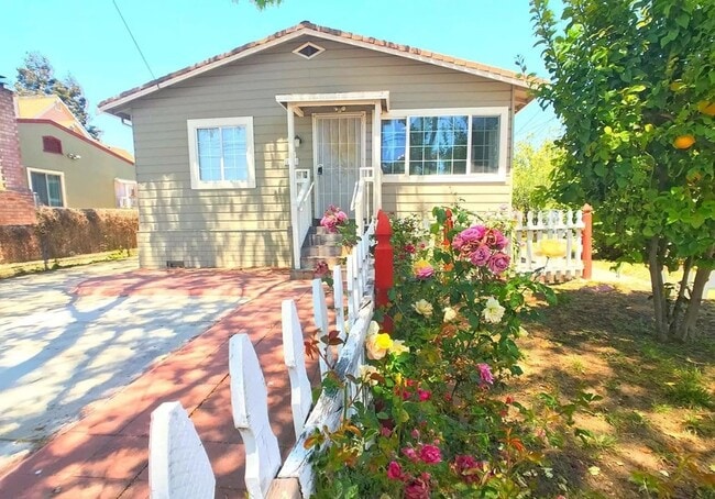 256 B St in Hayward, CA - Building Photo - Building Photo