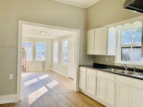 137 S St Antoine St in Lafayette, LA - Building Photo - Building Photo