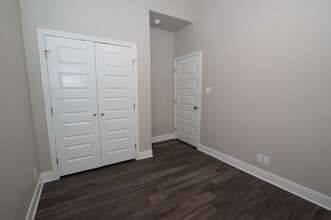 ADORABLE 2/1 APARTMENT CLOSE TO CAMPUS! DEC MOVE IN! in College Station, TX - Building Photo - Building Photo