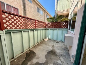 12737 Pacific Ave in Los Angeles, CA - Building Photo - Building Photo
