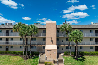 Gulf Winds East in Naples, FL - Building Photo - Building Photo