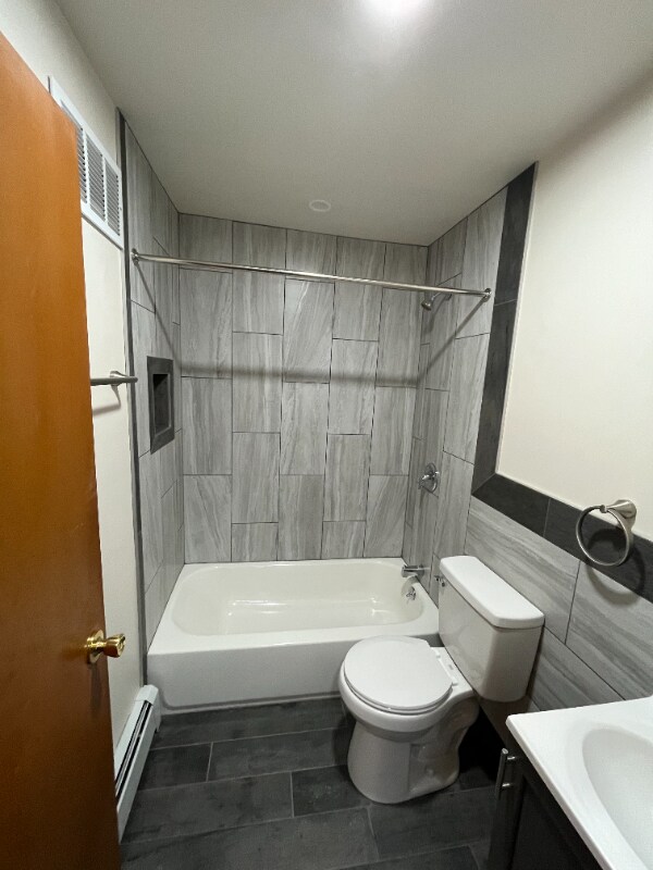 2119 S 60th St-Unit -6 in West Allis, WI - Building Photo - Building Photo