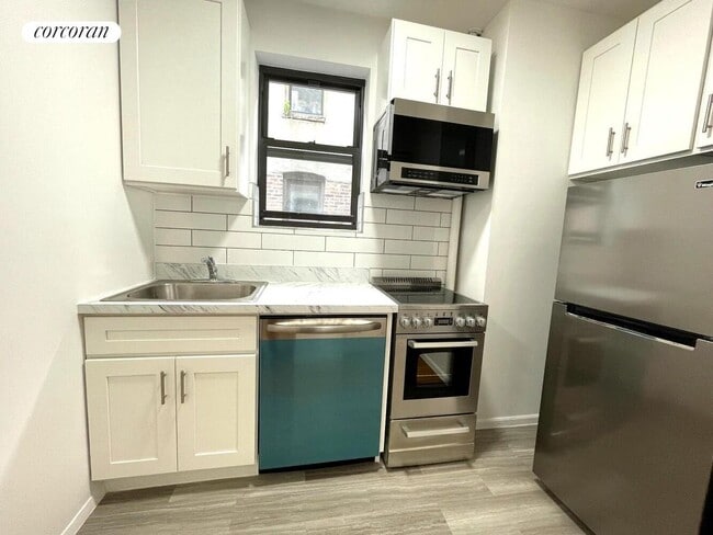 532 E 82nd St in New York, NY - Building Photo - Building Photo