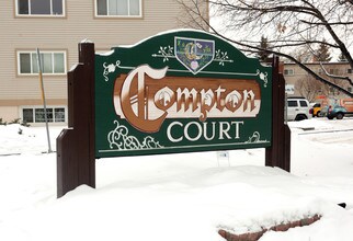 Compton Court in Edmonton, AB - Building Photo - Building Photo