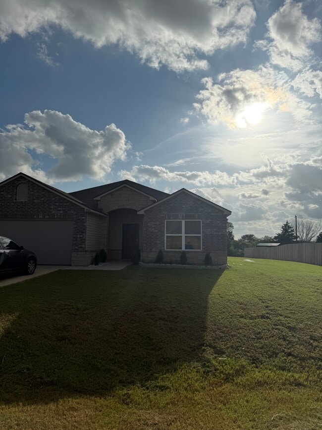 property at 3906 Elm Ridge St
