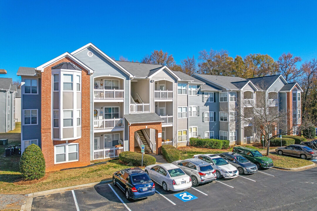 Avana Creekside in Charlotte, NC - Building Photo