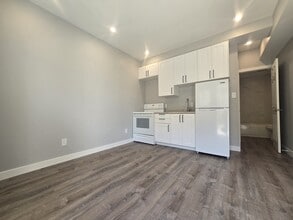 337 Grenville Ave in Thunder Bay, ON - Building Photo - Building Photo