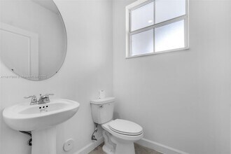 2807 SE 26th Ave in Homestead, FL - Building Photo - Building Photo