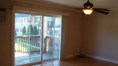 417 Parkdale Ave-Unit -417 Parkdale Ave in Rochester, MI - Building Photo - Building Photo