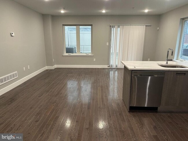 property at 914 N 16th St