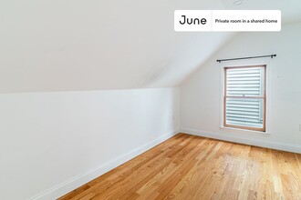 Private bedroom in 6 bed/2 bath Home in Boston, MA - Building Photo - Building Photo
