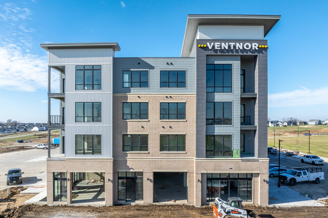 Ventnor in Tiffin, IA - Foto de edificio - Building Photo