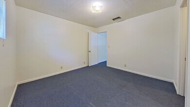 5709 Sue Ln in Jacksonville, FL - Building Photo - Building Photo