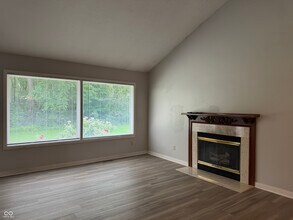 329 Sandbrook Dr in Noblesville, IN - Building Photo - Building Photo
