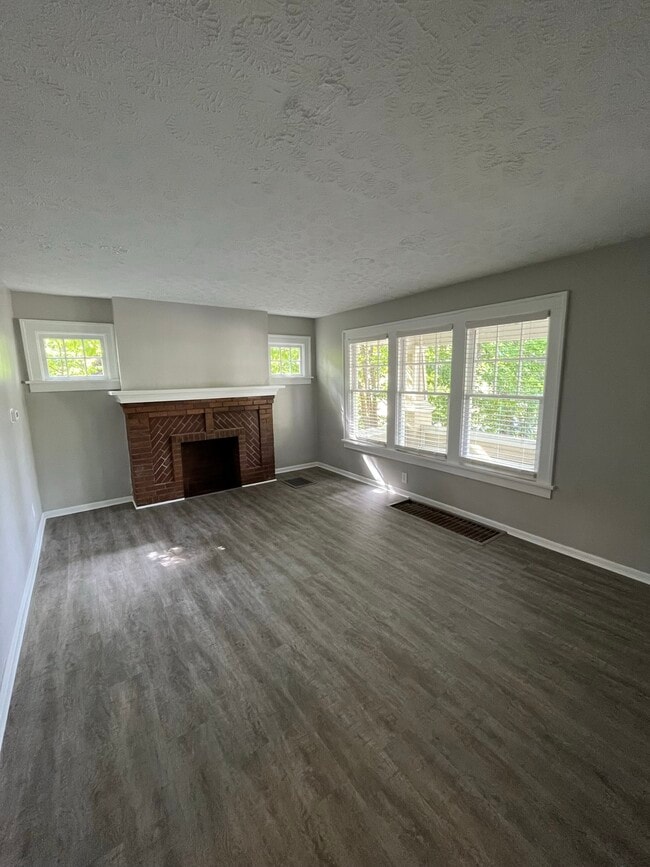 11 E Kelso Rd, Unit 11 in Columbus, OH - Foto de edificio - Building Photo