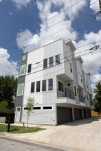 1004 Travis ave in Fort Worth, TX - Building Photo - Building Photo