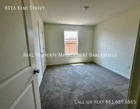 8916 Kemi St in Bakersfield, CA - Building Photo - Building Photo