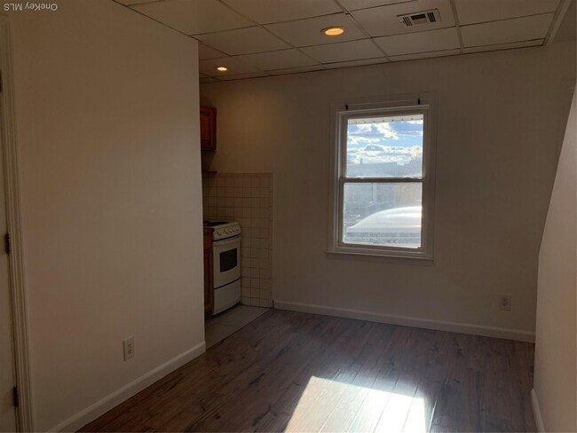 14 Bayville Ave in Bayville, NY - Building Photo - Building Photo