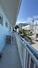 401 Collins Ave in Miami Beach, FL - Building Photo - Building Photo