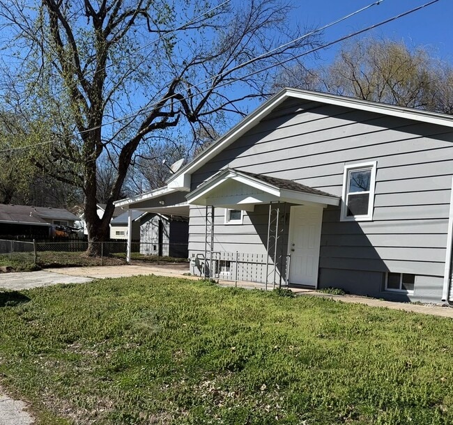 1453 S Fort Ave in Springfield, MO - Building Photo - Building Photo