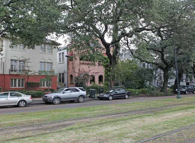 4227 St Charles Ave in New Orleans, LA - Foto de edificio - Building Photo