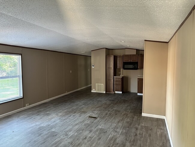 3525 E Elizabethtown Rd in Lumberton, NC - Building Photo - Building Photo