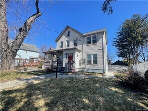 152 Orange Ave in Suffern, NY - Building Photo - Building Photo