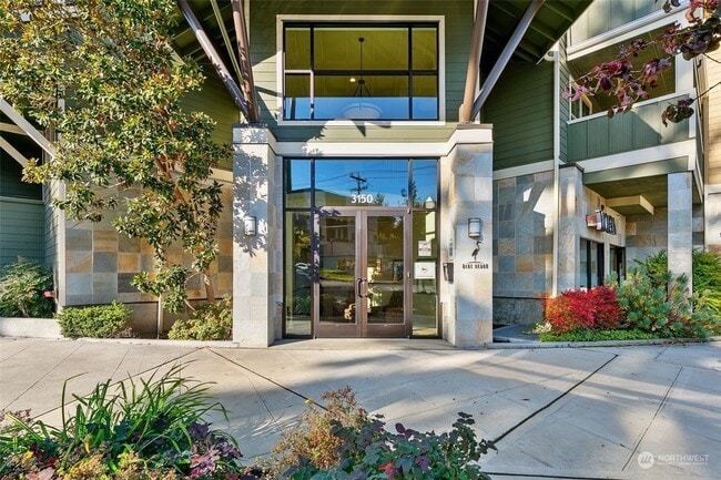 3150 W Government Way, Unit 407 in Seattle, WA - Building Photo - Building Photo