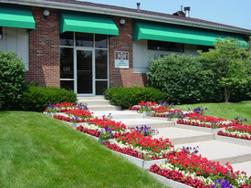 Center Court Apartments