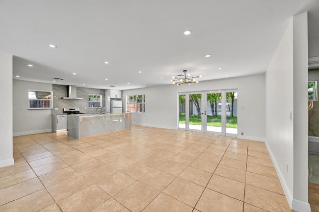 5270 NE 18th Ave in Fort Lauderdale, FL - Building Photo - Building Photo
