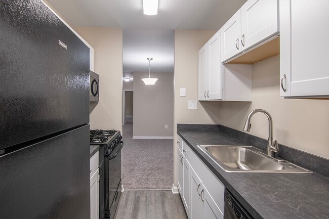 Whisperwood Apartments in Harrisburg, PA - Building Photo - Building Photo