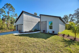 2746 Grandview Dr in North Port, FL - Building Photo - Building Photo