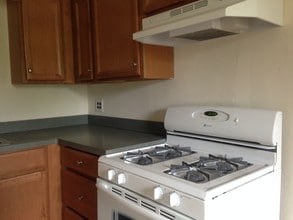 515 Stahr Rd in Elkins Park, PA - Foto de edificio - Building Photo