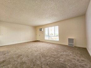 Vista Bella Apartment Homes in El Cajon, CA - Foto de edificio - Interior Photo