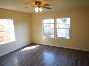 7121 Conley St in Houston, TX - Building Photo - Building Photo
