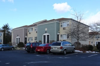 2633 South Rd in Poughkeepsie, NY - Foto de edificio - Building Photo