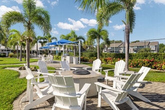 Trellis at the Lakes in St. Petersburg, FL - Building Photo - Building Photo