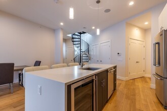 488 Dorchester Ave, Unit 4B in Boston, MA - Building Photo - Building Photo