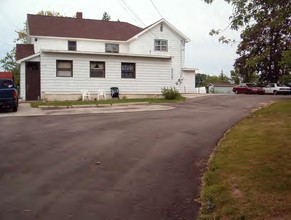 103 N Reinberg St in Scottville, MI - Building Photo - Building Photo